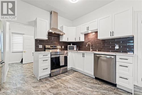 326 Park Street, Chatham, ON - Indoor Photo Showing Kitchen With Stainless Steel Kitchen With Upgraded Kitchen