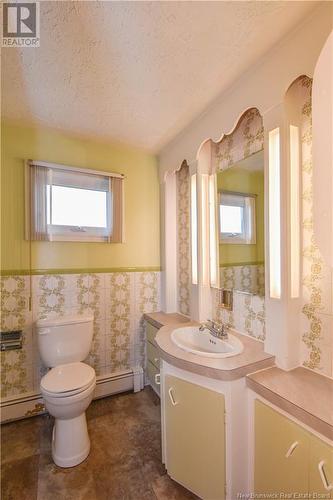 7705 Saint-Paul Street, Bas-Caraquet, NB - Indoor Photo Showing Bathroom