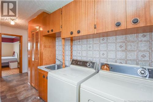 7705 Saint-Paul Street, Bas-Caraquet, NB - Indoor Photo Showing Laundry Room