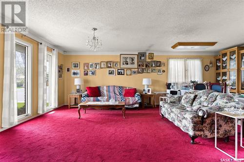 75 Groome Avenue, Regina, SK - Indoor Photo Showing Living Room