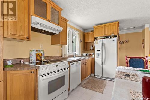 75 Groome Avenue, Regina, SK - Indoor Photo Showing Kitchen