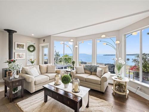 192 Captain Morgans Blvd, Protection Island, BC - Indoor Photo Showing Living Room