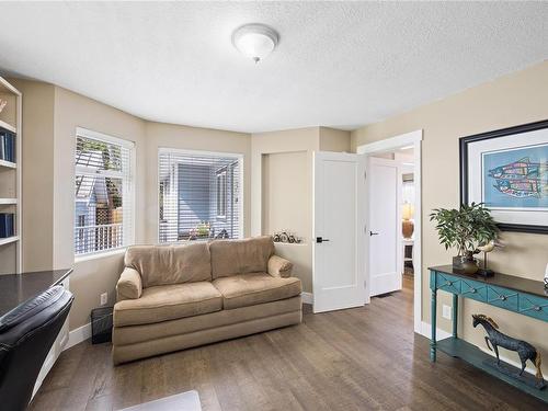 192 Captain Morgans Blvd, Protection Island, BC - Indoor Photo Showing Living Room