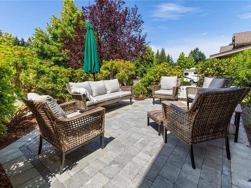 604 Lacouvee Way, Qualicum Beach, BC - Outdoor With Deck Patio Veranda