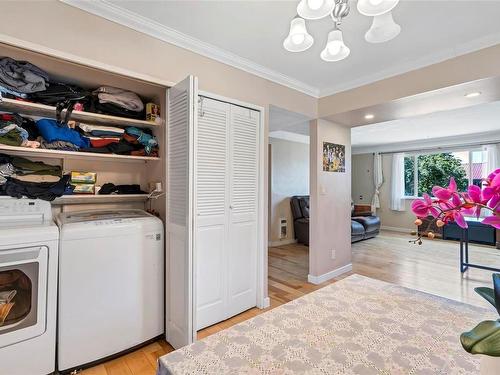 3131 Jackson St, Victoria, BC - Indoor Photo Showing Laundry Room