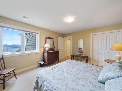 4841 Major Rd, Saanich, BC - Indoor Photo Showing Bedroom