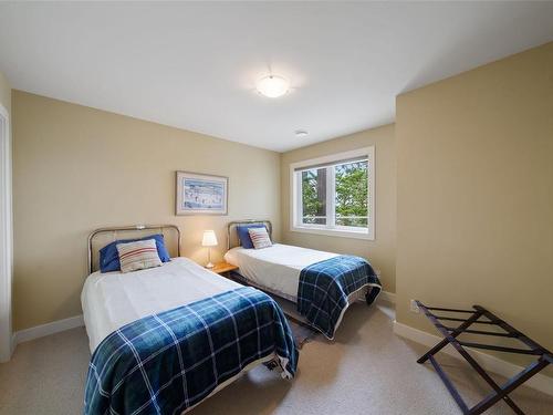 4841 Major Rd, Saanich, BC - Indoor Photo Showing Bedroom