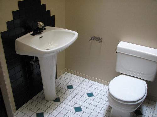 779 Beaver Lodge Rd, Campbell River, BC - Indoor Photo Showing Bathroom