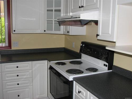 779 Beaver Lodge Rd, Campbell River, BC - Indoor Photo Showing Kitchen