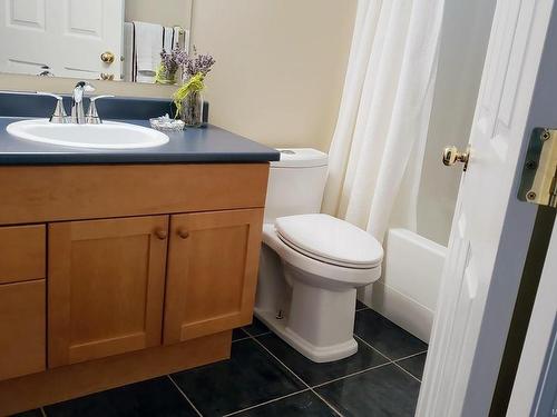 1832 Mallard Dr, Courtenay, BC - Indoor Photo Showing Bathroom