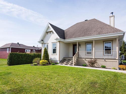 FaÃ§ade - 1114 Côte St-Pierre, Sainte-Hélène-De-Kamouraska, QC - Outdoor With Deck Patio Veranda