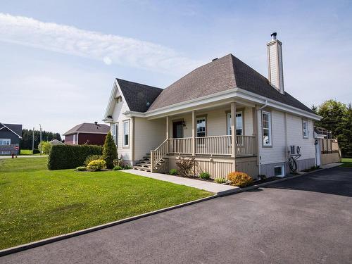 FaÃ§ade - 1114 Côte St-Pierre, Sainte-Hélène-De-Kamouraska, QC - Outdoor With Deck Patio Veranda