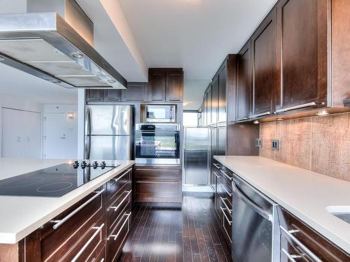 Cuisine - Ph-01-5999A Av. De Monkland, Montréal (Côte-Des-Neiges/Notre-Dame-De-Grâce), QC - Indoor Photo Showing Kitchen With Stainless Steel Kitchen With Upgraded Kitchen