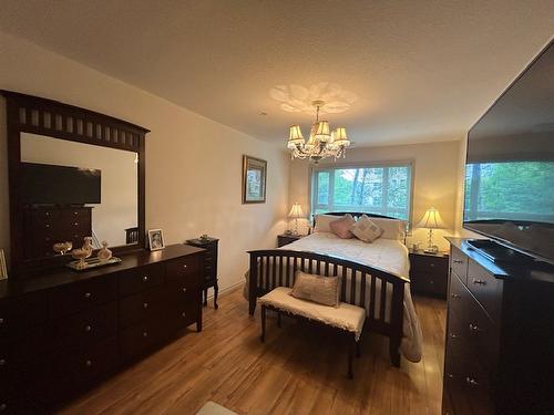 303-2125 Atkinson Street, Penticton, BC - Indoor Photo Showing Bedroom