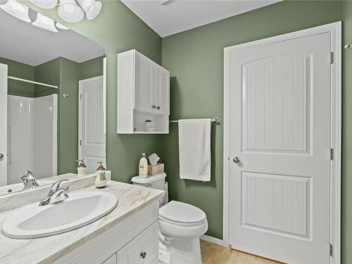 48-2675 Pine Avenue, Lumby, BC - Indoor Photo Showing Bathroom