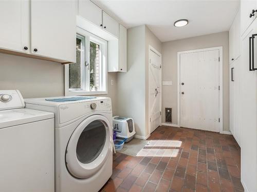 4452 Sleepy Hollow Road, Armstrong, BC - Indoor Photo Showing Laundry Room