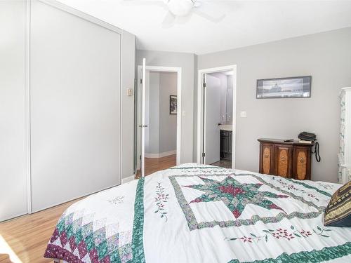 209-2110 Hoy Street, Kelowna, BC - Indoor Photo Showing Bedroom