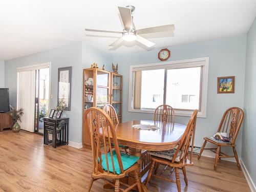 209-2110 Hoy Street, Kelowna, BC - Indoor Photo Showing Dining Room