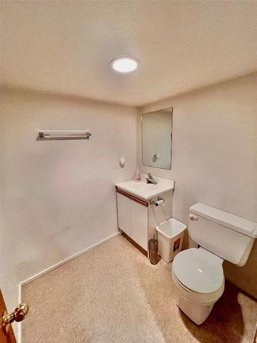 439 Similkameen Avenue, Princeton, BC - Indoor Photo Showing Bathroom