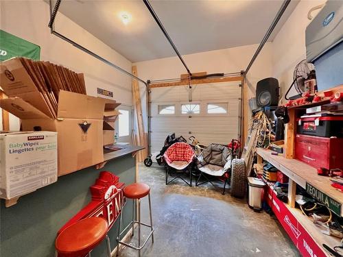 439 Similkameen Avenue, Princeton, BC - Indoor Photo Showing Garage
