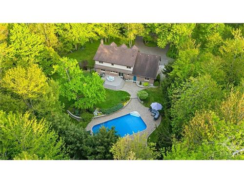 5527 Cedar Drive, Manotick, ON 