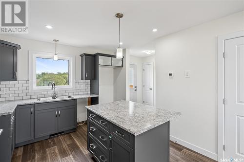 309 Reddekopp Crescent, Warman, SK - Indoor Photo Showing Kitchen With Upgraded Kitchen