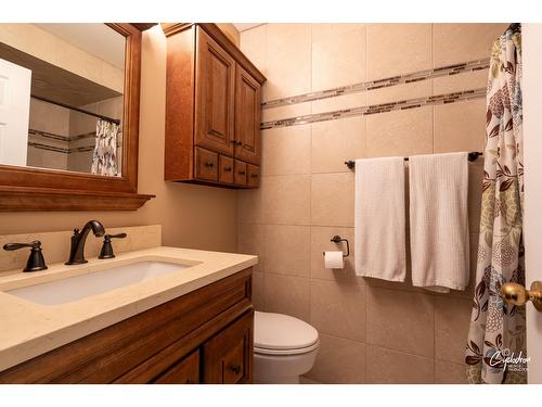 1663 Landsdowne Crescent, Grand Forks, BC - Indoor Photo Showing Bathroom