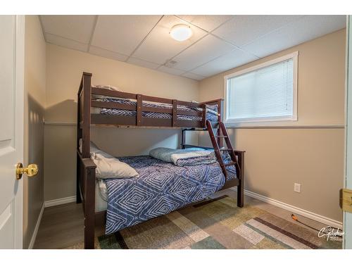 1663 Landsdowne Crescent, Grand Forks, BC - Indoor Photo Showing Bedroom