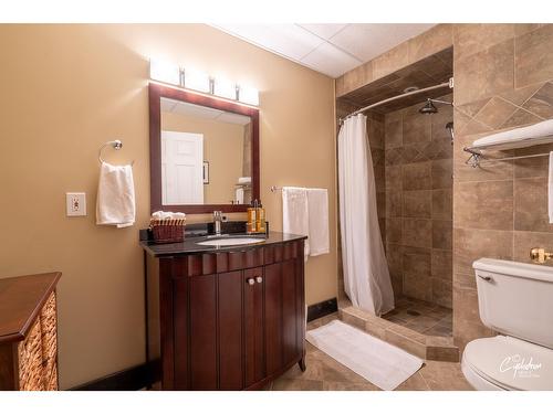 1663 Landsdowne Crescent, Grand Forks, BC - Indoor Photo Showing Bathroom