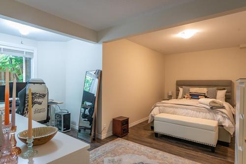 1611 Park Street, Rossland, BC - Indoor Photo Showing Bedroom