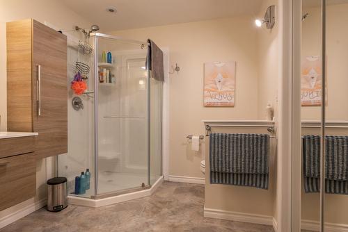 1611 Park Street, Rossland, BC - Indoor Photo Showing Bathroom