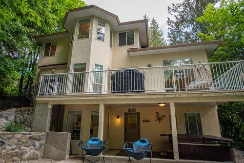 1611 Park Street, Rossland, BC - Outdoor With Exterior