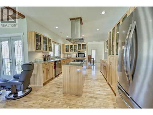 4535 Ryegrass Road, Oliver, BC - Indoor Photo Showing Kitchen