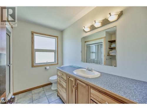 4535 Ryegrass Road, Oliver, BC - Indoor Photo Showing Bathroom