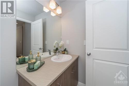 2nd Floor 2nd Full Bathroom - 340 Kilspindie Ridge, Ottawa, ON - Indoor Photo Showing Bathroom