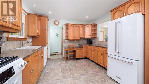 75 Lakeland Drive, Sauble Beach, ON - Indoor Photo Showing Kitchen