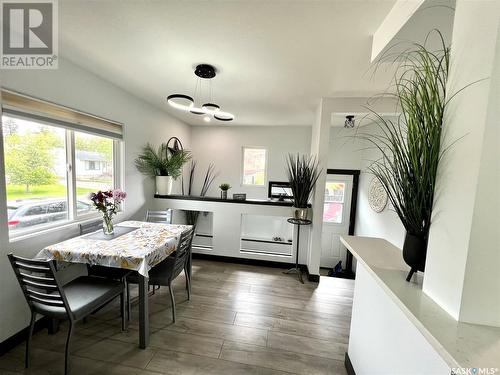 395 4Th Avenue Nw, Swift Current, SK - Indoor Photo Showing Dining Room