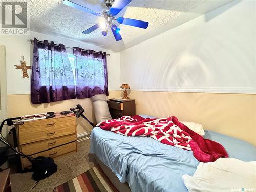 887 14Th Street W, Prince Albert, SK - Indoor Photo Showing Bedroom