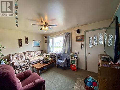 8136 97 Avenue, Fort St. John, BC - Indoor Photo Showing Living Room