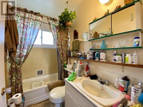 8136 97 Avenue, Fort St. John, BC - Indoor Photo Showing Bathroom