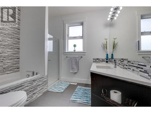 4799 Parkside Drive, Prince George, BC - Indoor Photo Showing Bathroom