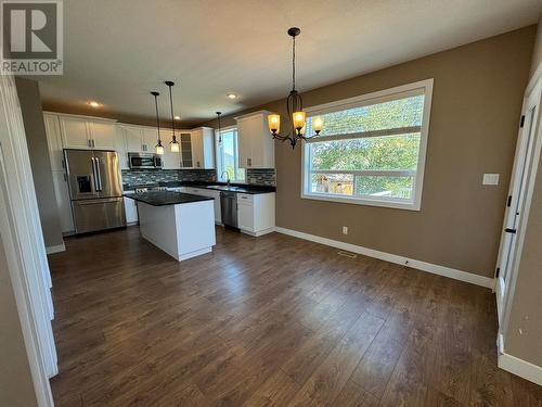 110 Copperhead Road, Princeton, BC - Indoor Photo Showing Kitchen