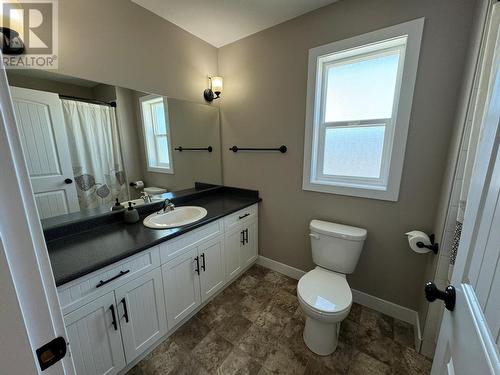 110 Copperhead Road, Princeton, BC - Indoor Photo Showing Bathroom