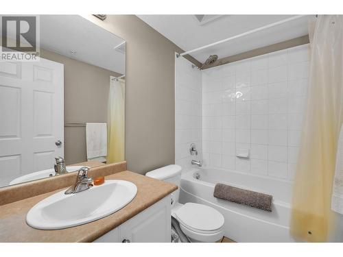 1088 Sunset Drive Unit# 142 Lot# 149, Kelowna, BC - Indoor Photo Showing Bathroom