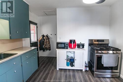 39 Lorne Avenue, Wallaceburg, ON - Indoor Photo Showing Kitchen