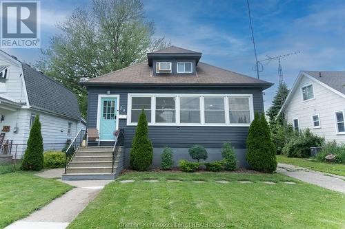 39 Lorne Avenue, Wallaceburg, ON - Outdoor With Facade