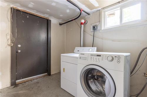 162 Highland Avenue, St. Catharines, ON - Indoor Photo Showing Laundry Room