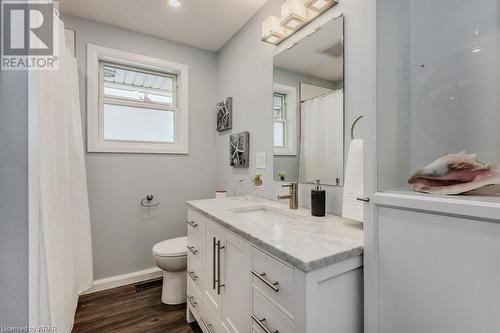 7 Fairfield Avenue, Kitchener, ON - Indoor Photo Showing Bedroom