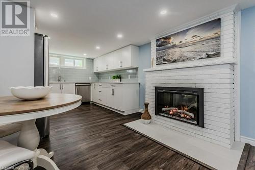 7 Fairfield Avenue, Kitchener, ON - Indoor Photo Showing Living Room