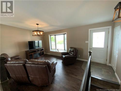 133 Du Pouvoir Road, Edmundston, NB - Indoor Photo Showing Living Room